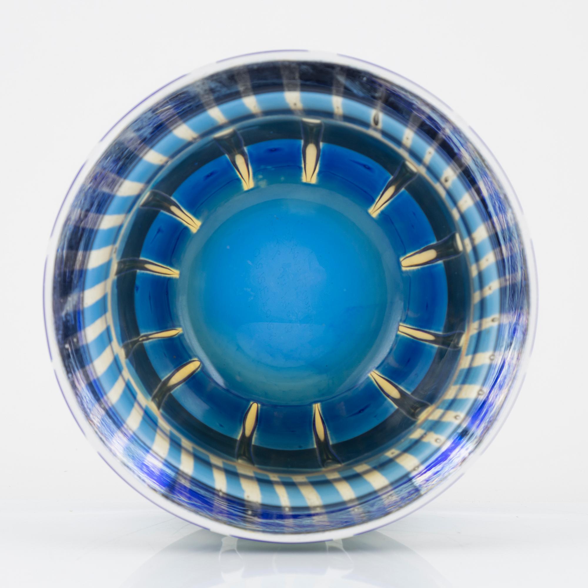 Ingeborg Lundin, vas, glas, "Ariel", Orrefors.