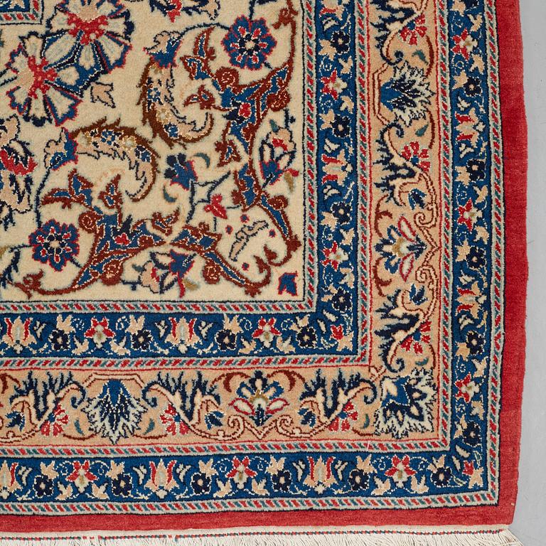 MATTA, Old Nain Tuteshk, part silk, ca 446,5 x 309 cm  (samt kortsidorna med 1 respektive 2,5 cm slätväv).