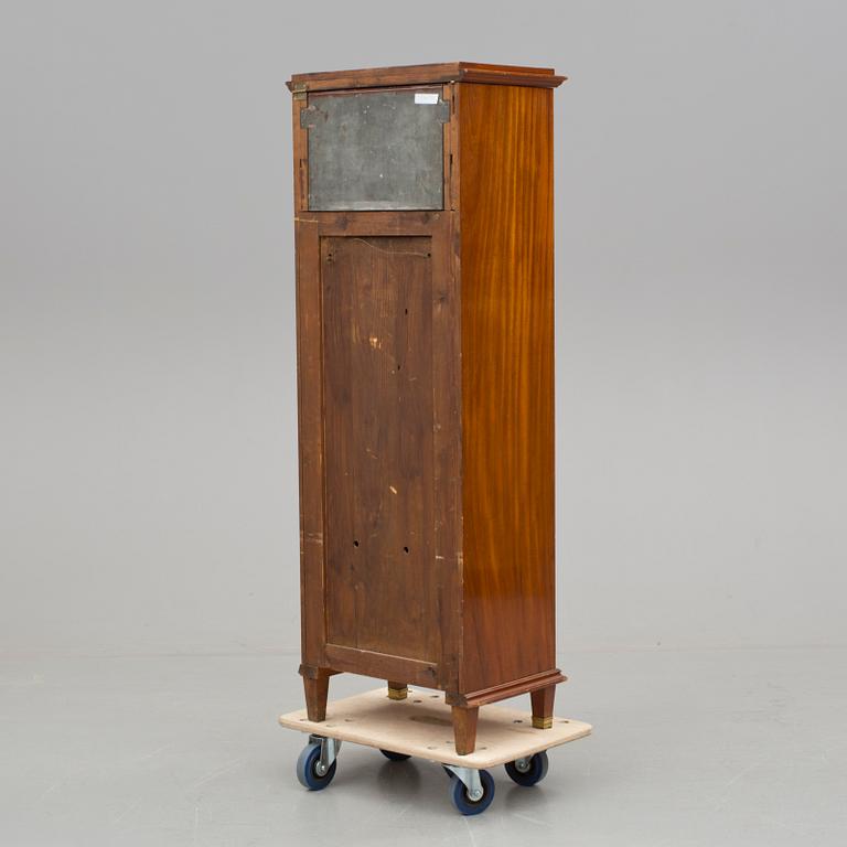 TVÄTTSKÅP, omkring år 1900.