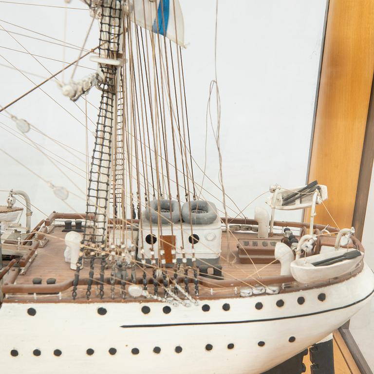 A ships model of frigate Suomen Joutsen 20th century.
