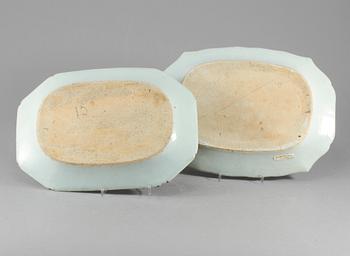 STEKFAT, 2 st, porslin, Kina, 1700-tal.