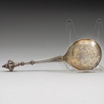 A Swedish 17th century silver-gilt spoon, mark probably of Matts Eriksson (Stockholm -1595-1624).