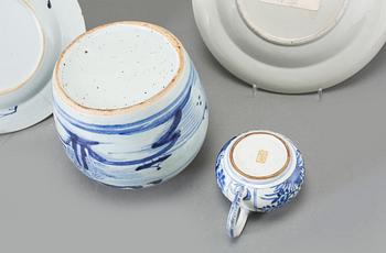 CHINESE ITEMS, 4 pieces, porcelain, 18th/19th century.