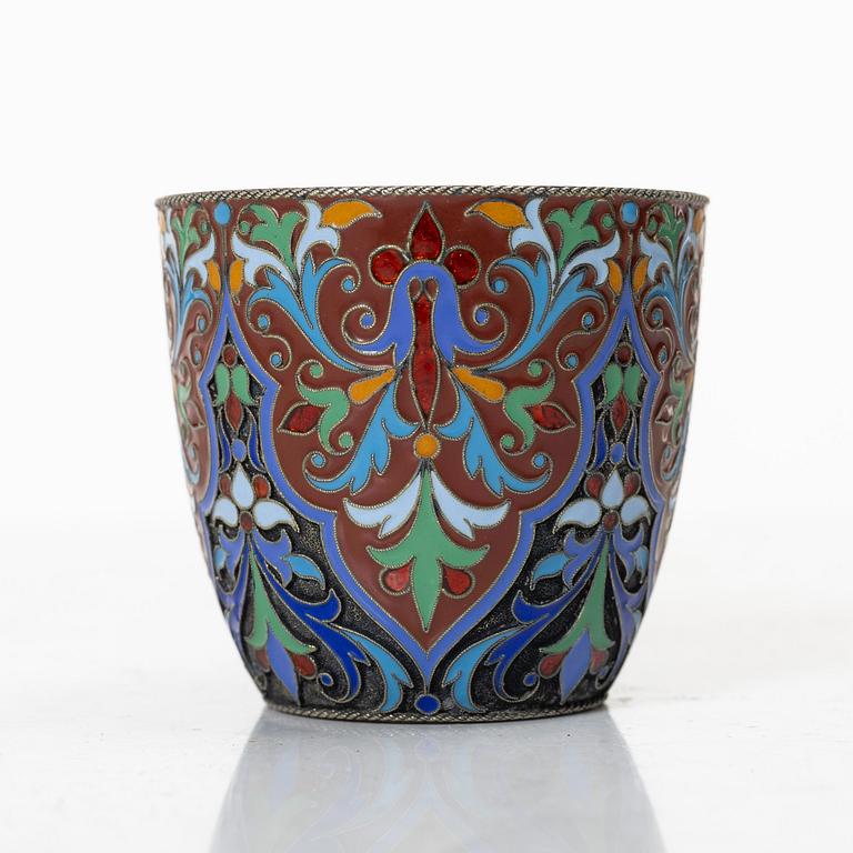 Vodkakopp, silver och emalj, Gratschew, St. Petersburg, Ryssland, sent 1800-tal.