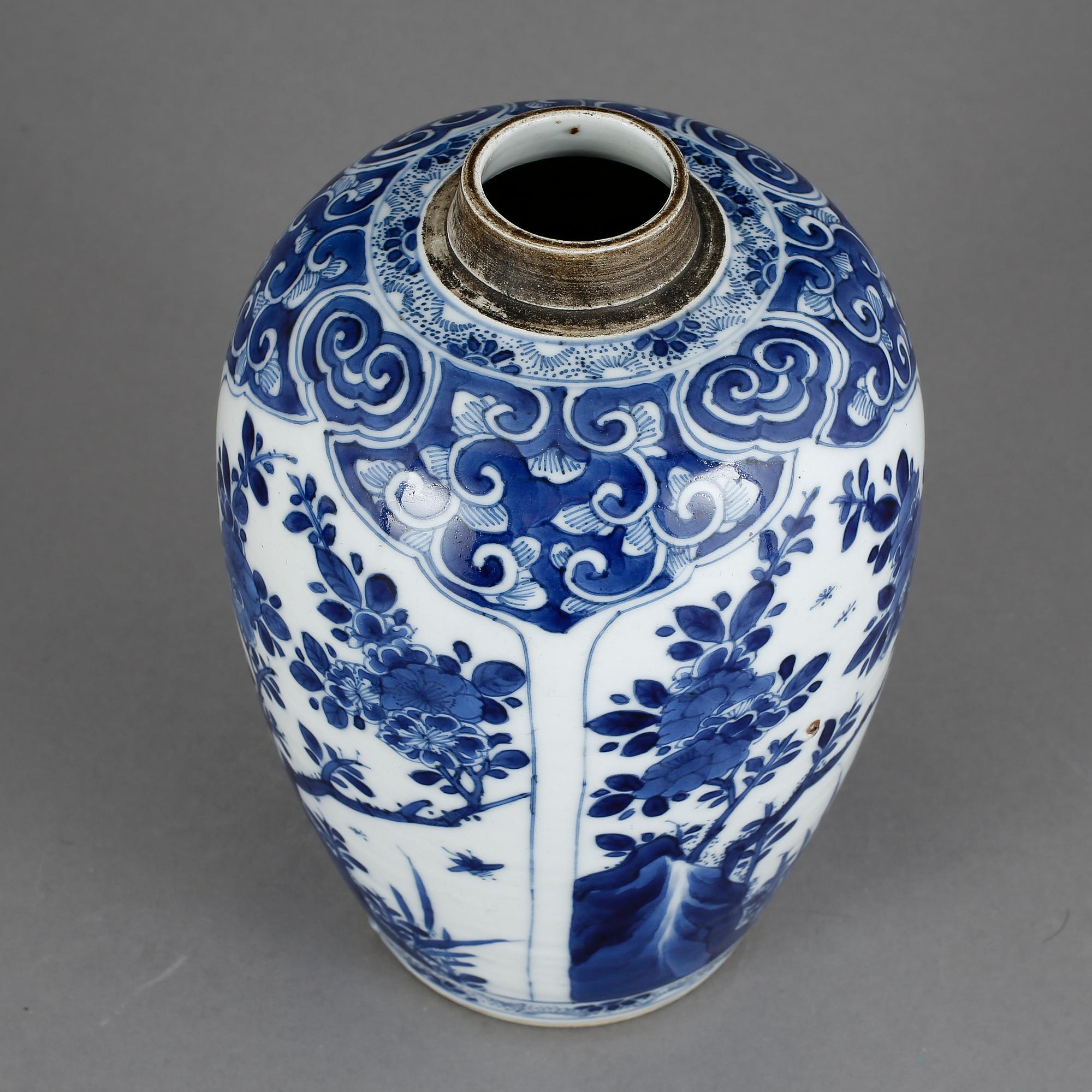 VAS, porslin. Kina, Kangxi (1662-1722).