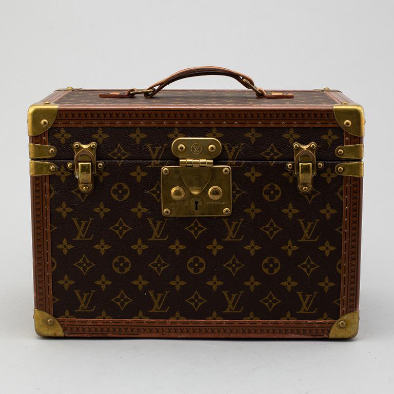 LOUIS VUITTON, a monogram canvas beauty box.