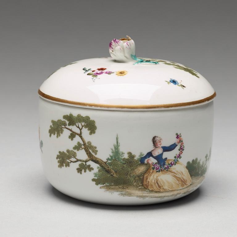 A Meissen sugar bowl with cover, 18th Century, punkt-zeit (1763-73).