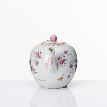 A famille rose teapot, Qing dynasty, Qianlong (1736-95).