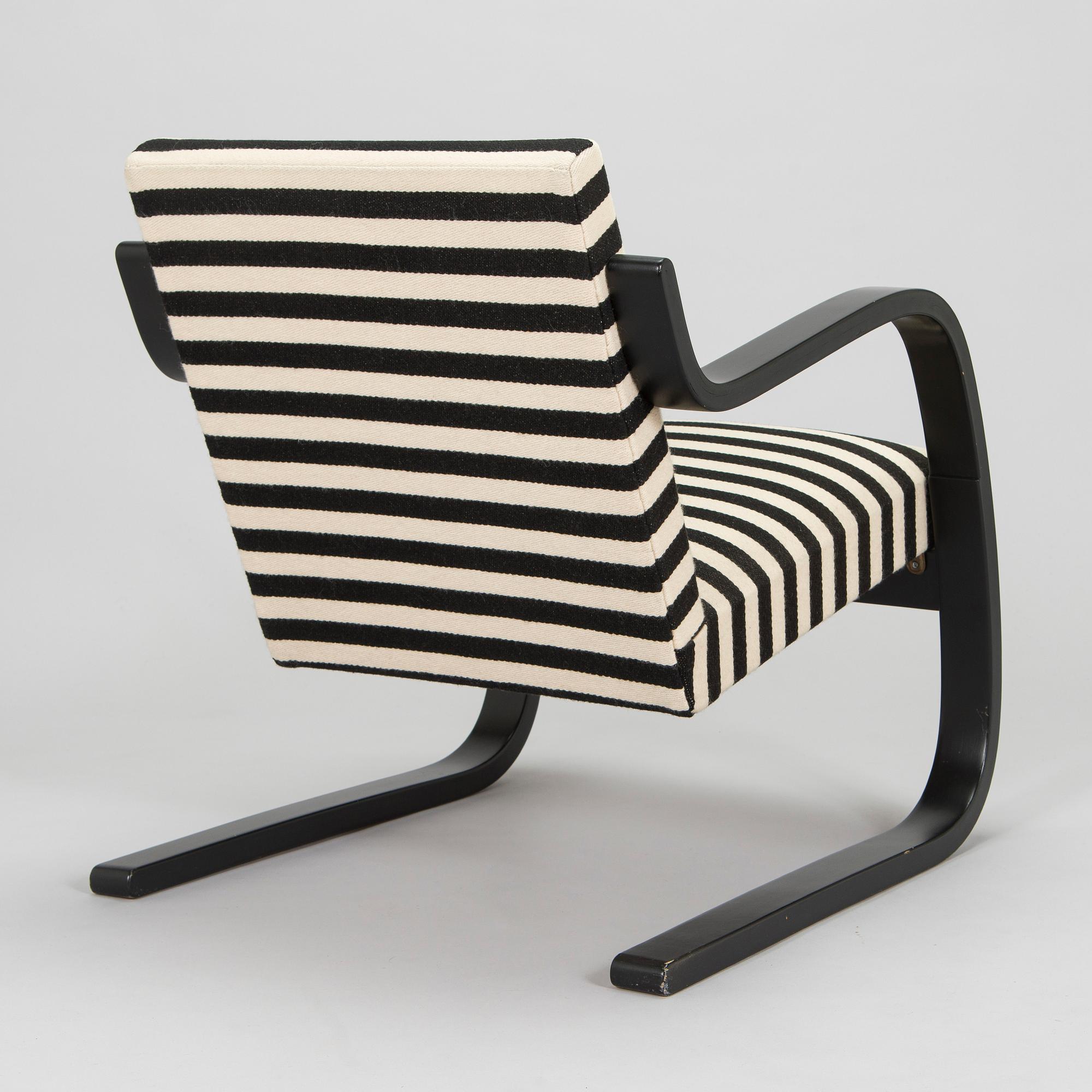 Alvar Aalto, a mid-20th century '34' armchair for O.Y. Huonekalu- ja Rakennustyötehdas A.B.