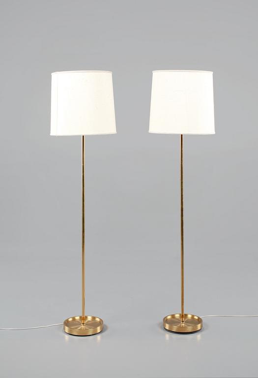 GOLVLAMPOR, ett par, s k "Uplights", Fagerhults belysning, 1900-talets andra hälft.