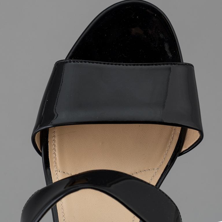 PRADA, sandaletter, storlek 38.