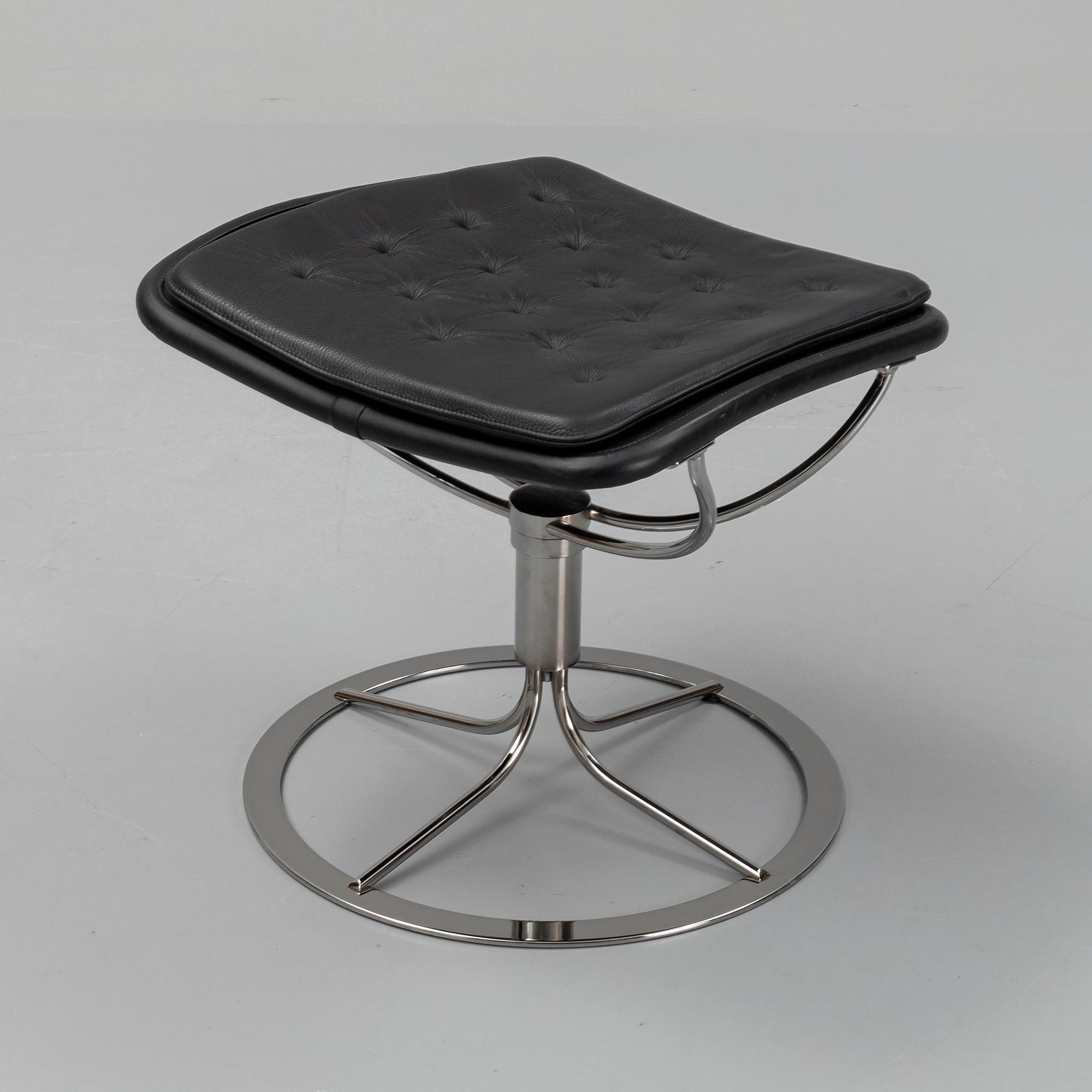 Bruno Mathsson, a 'Jetson 69' stool.