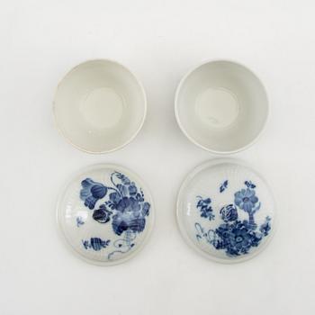 Service approximately 140 pieces "Blue Flower" Royal Copenhagen Denmark 20th century porcelain.