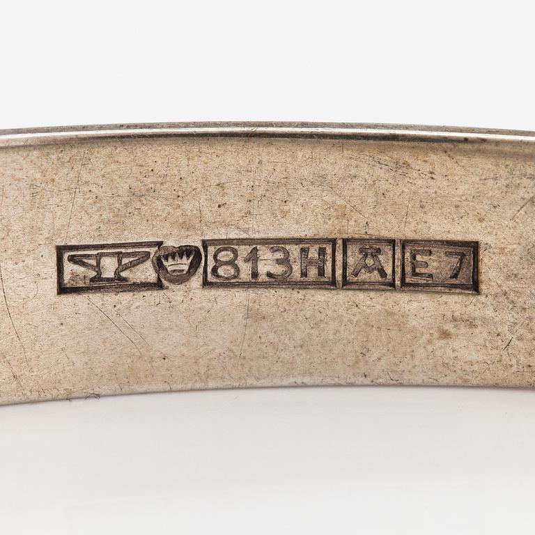 Elis Kauppi, armband, silver och kalcedon. Kupittaan Kulta 1958.