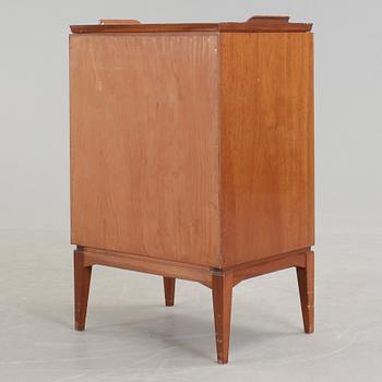 SCHATULL MED SILVERBESTICK, 158 + 3, bland annat JMJ, Göteborg, 1900-talets första hälft. Vikt ca 4576 gram.