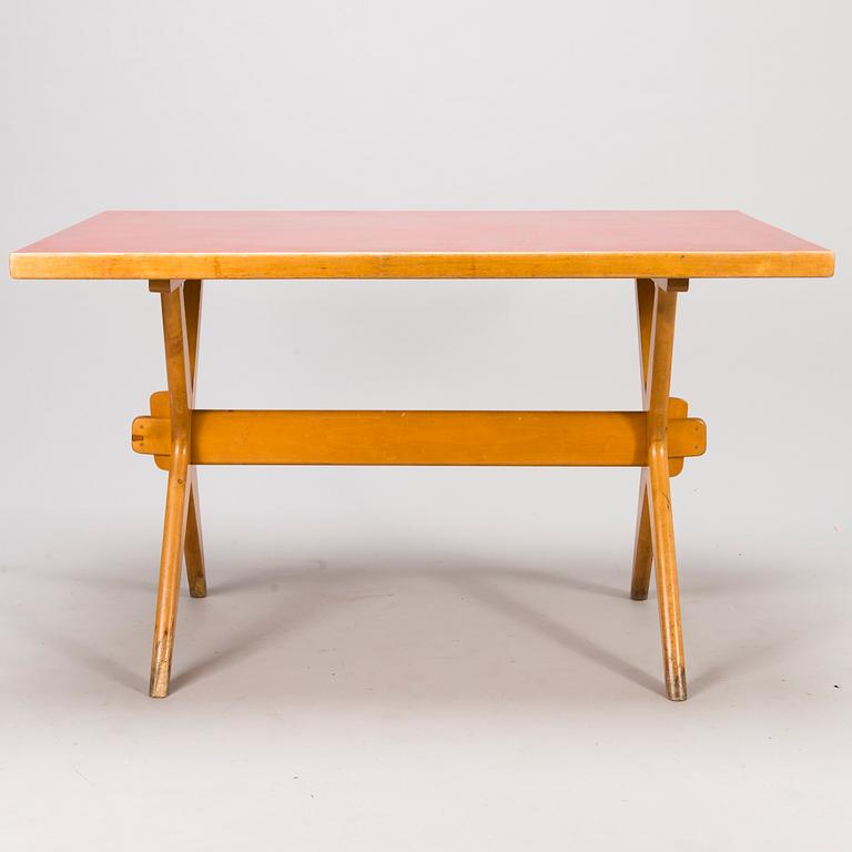 Ilmari Tapiovaara, A 1940s X-LEGGED TABLE for Keravan Puuteollisuus, Finland.