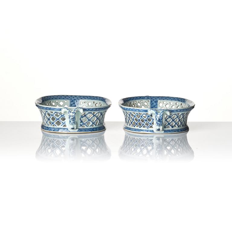 A pair of blue and white chesnut baskets, Qing dynasty, 18th Century.