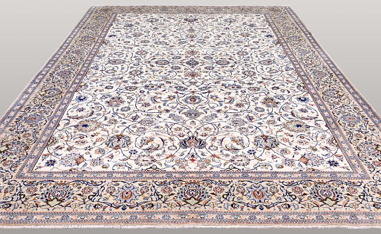 A carpet, Kashan, ca 402 x 278 cm.