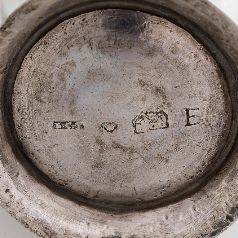 Pikareita, 2 kpl, hopea, Petter Törnqvist, 1794, ja Bengt Christian Tallberg, 1814, Hämeenlinna.