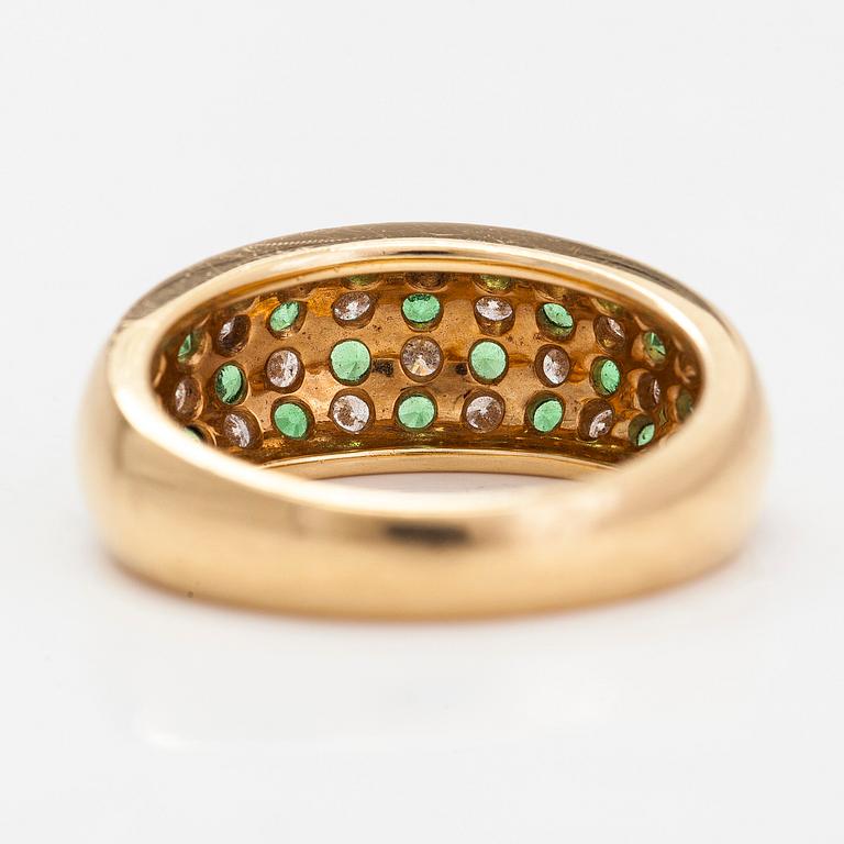 An 18K gold ring, with pavé-set tsavorite garnets and brilliant-cut diamonds. D.Gallopin & Cie, Geneva.