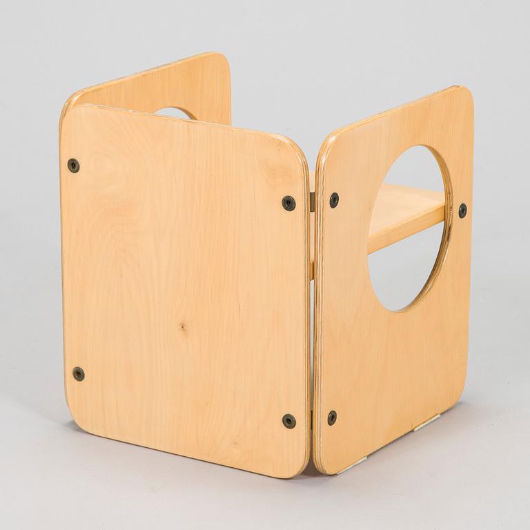 Kristian Gullichsen, children's chair, "Vanikka" for Artek, late 20th century.