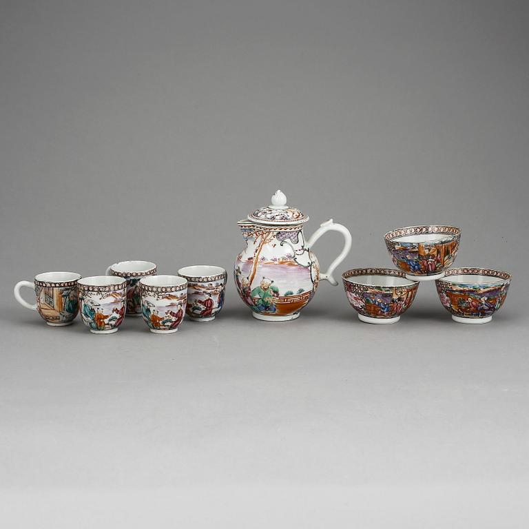 DOCKSERVISDELAR, 9 st, porslin, Qingdynastin, Qianlong (1736-95).