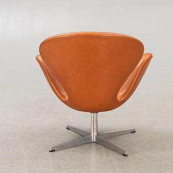 Arne Jacobsen, armchair "The Swan" for Fritz Hansen later part of the 20th century.