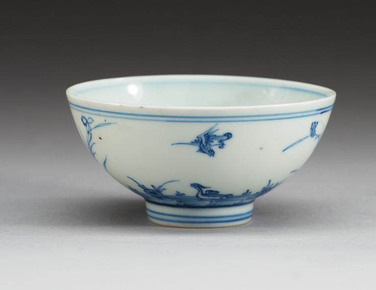 A blue and white bowl, Qing dynasty, with Yongzhengs six character mark and period.