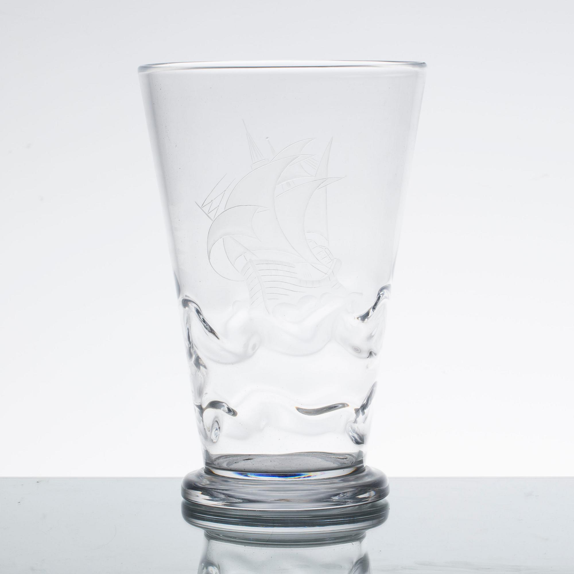 VAS, glas, Vicke Lindstrand för Orrefors, nr 1462. A.H.a.
