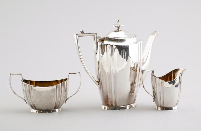 KAFFESERVIS, 3 delar samt BRICKOR, 2 st, nysilver, en märkt Dufva, 1900-talets första hälft.