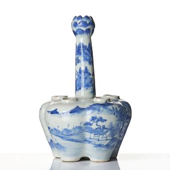 Tulpanvas, porslin, Kina, Qingdynastin, 1800-tal.