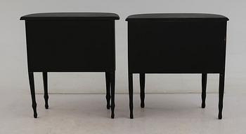 SÄNGBORD, 2 st, snarlika, 1900-talets mitt.
