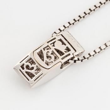 White gold and brilliant cut diamond necklace.