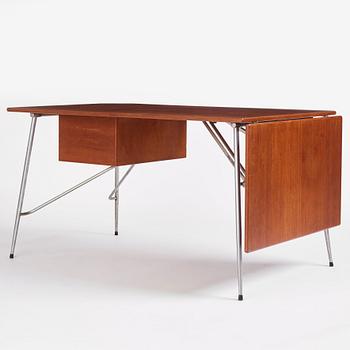 Børge Mogensen, a teak desk and chair, Søborgs Møbelfabrik, Danmark 1950s.