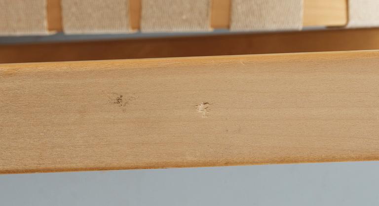FÅTÖLJER, ett par. Modell 406, Alvar Aalto. Modellen formgiven 1947.