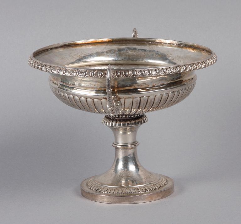 SKÅL PÅ FOT, silver, empire, Adolf Zethelius Stockholm 1826.