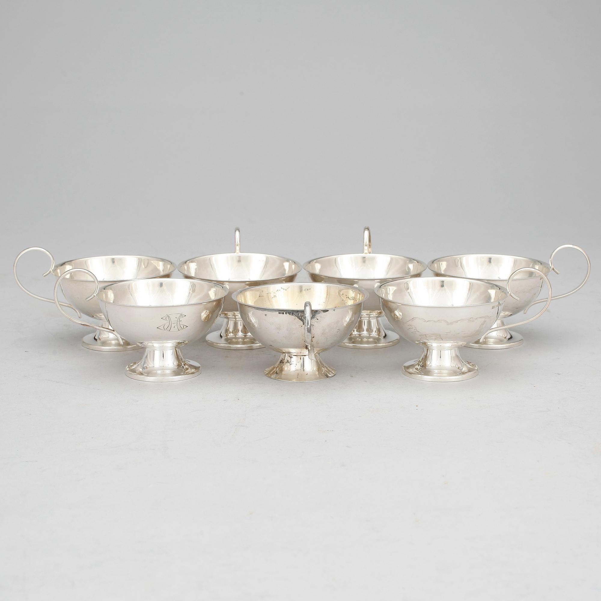 PUNSCHKOPPAR, 7 st, silver, flertalet märkta K&EC, dat 1947. Tot vikt 245 gram.