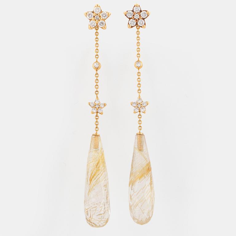 OLE LYNGGAARD earrings, 18K gold.