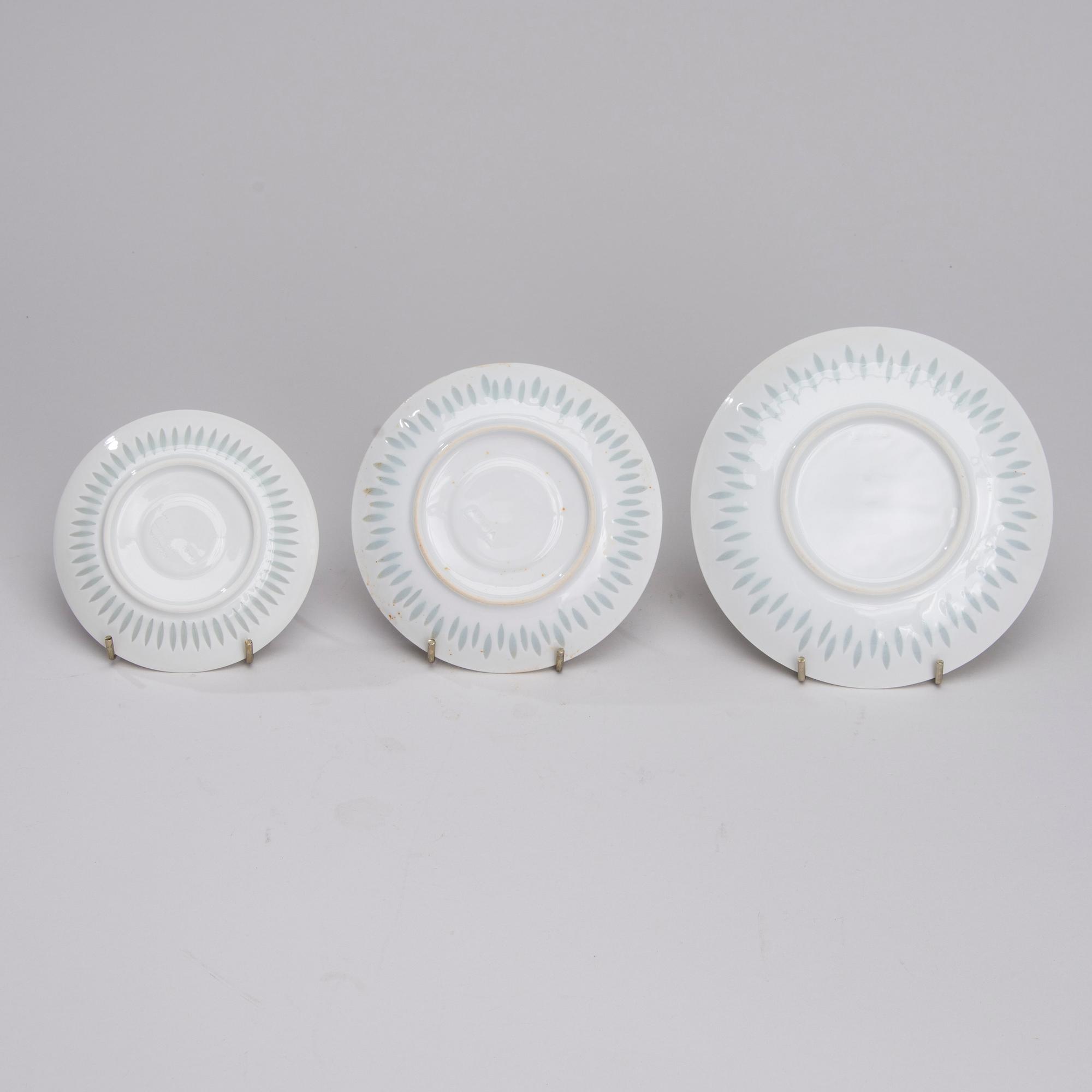 KAFFE-, TE- och MOCCASERVIS, 22 delar, risporslin, Friedl Holzer-Kjellberg, signerade i godset F.H.Kj. Arabia Finland.