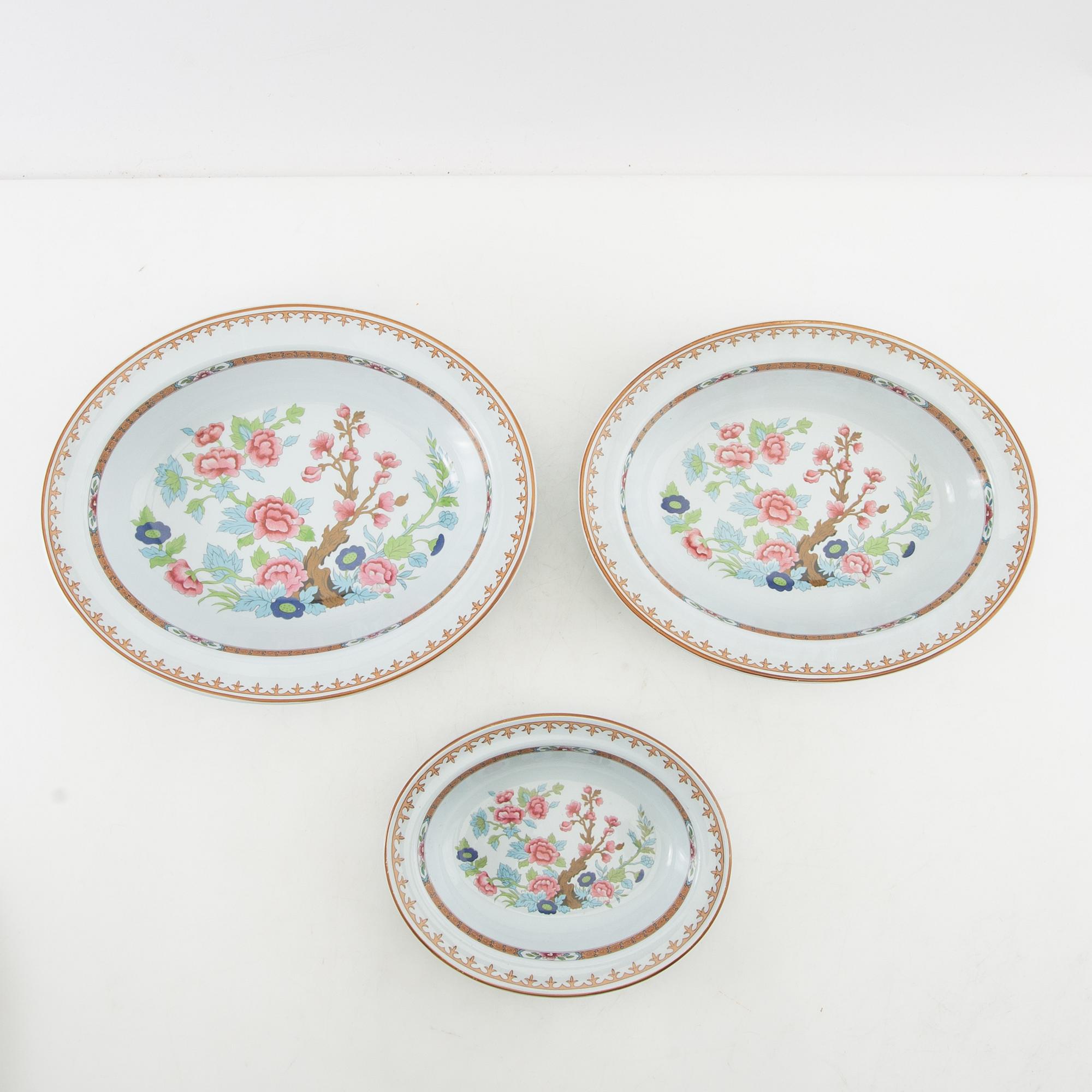 Rörstrand, service, 49 pieces, "Lotus", second half of the 20th century.