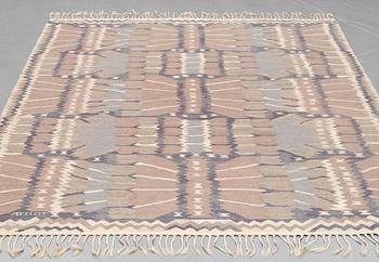 Barbro Nilsson, A carpet, "Strålblomman grå", flat weave, ca 282,5 x 216 cm, signed AB MMF BN.