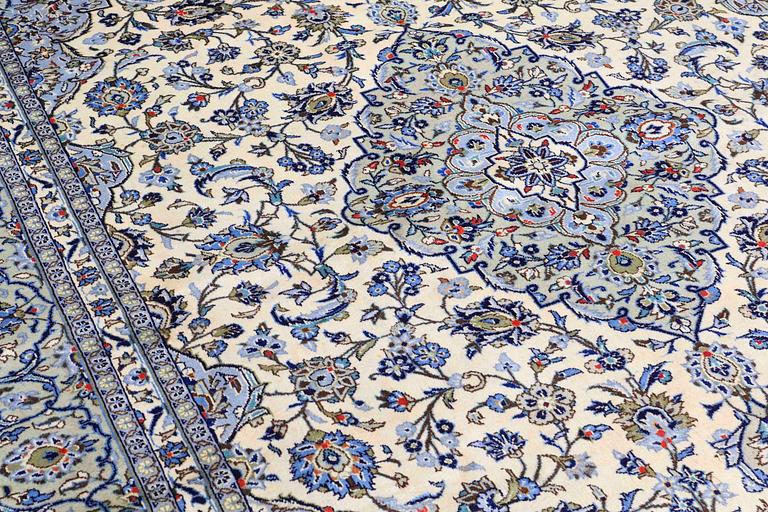 A carpet, Kashan, around 360 x 246 cm.