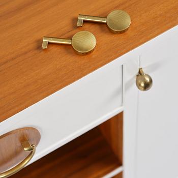 Josef Frank, sideboard, modell 2137, Firma Svenskt Tenn, samtida produktion.