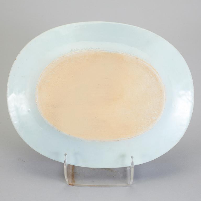 STEKFAT, 2 stycken, porslin. Kina, Jiaqing (1796-1820).