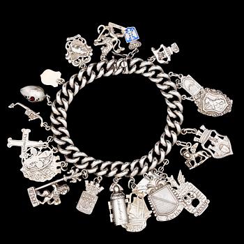 ARMBAND, pansar med berlocker, silver, Europa, 1900-tal. Vikt 66,7g.