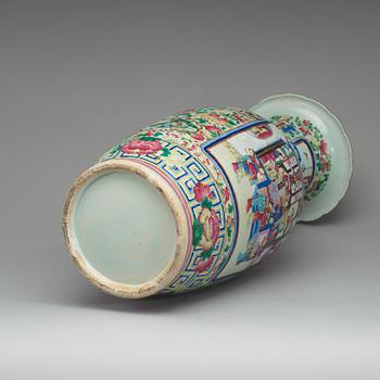 A famille rose vase, late Qing dynasty.