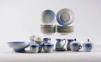 KAFFESERVIS, 48 delar, porslin, "Blå Måsen", Bing & Gröndal, Danmark, 1900-talets andra hälft.