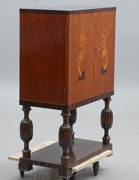 SKÅP, Reimers Möbler, Mjölby, 1900-talets första hälft.