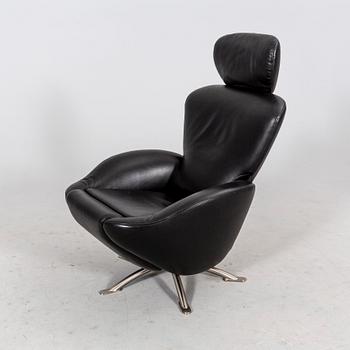 Toshiyuki Kita swivel armchair "Dodo K10" for Cassina 2000s.
