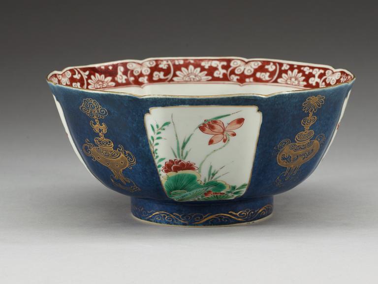 SKÅL, porslin. Qing dynastin, Kangxi (1662-1722).